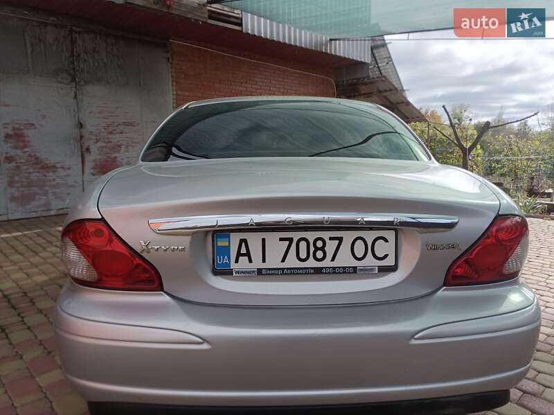 Седан Jaguar X-Type 2005 в Іванкові