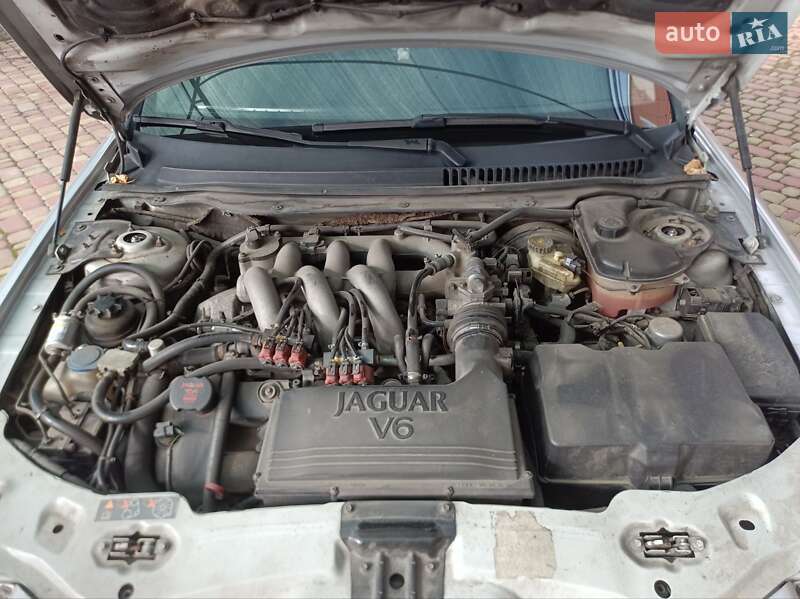 Седан Jaguar X-Type 2005 в Іванкові