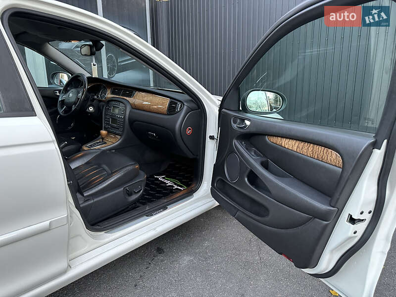 Седан Jaguar X-Type 2008 в Киеве