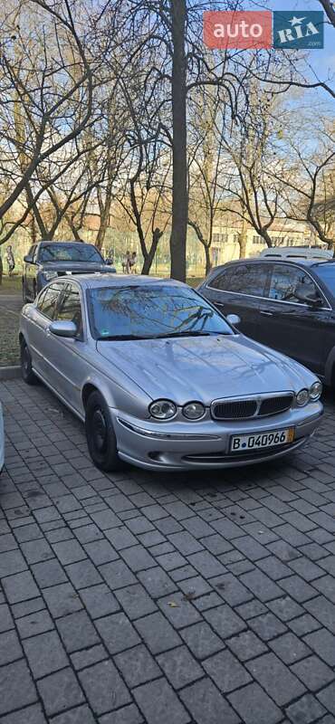 Седан Jaguar X-Type 2002 в Охтирці
