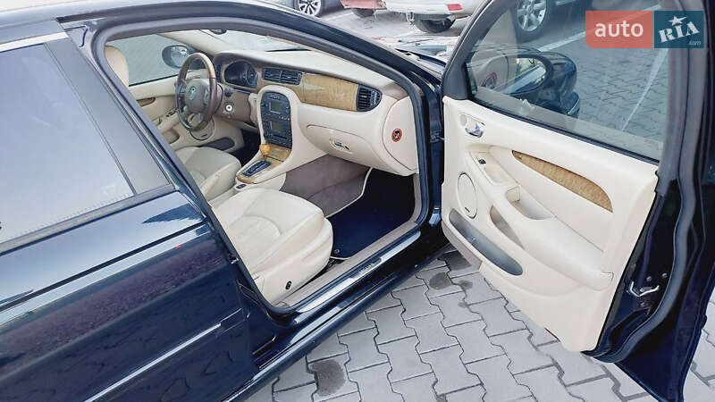 Седан Jaguar X-Type 2006 в Киеве