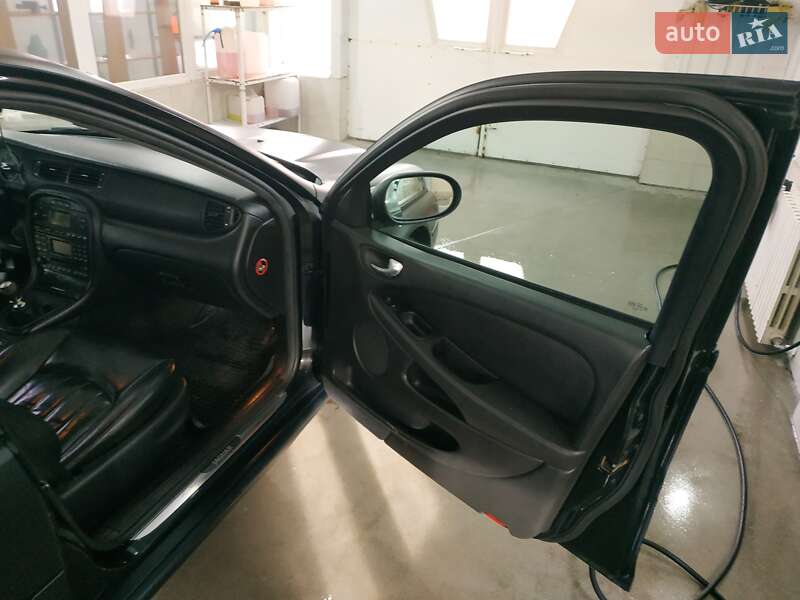 Седан Jaguar X-Type 2002 в Одессе