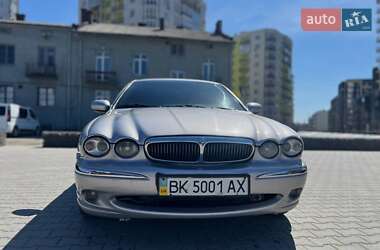 Седан Jaguar X-Type 2001 в 