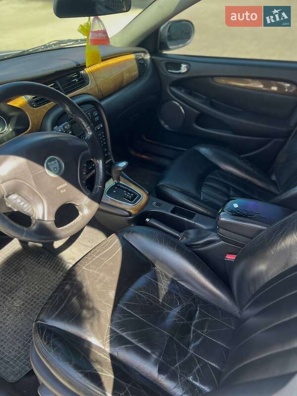 Седан Jaguar X-Type 2001 в Львове