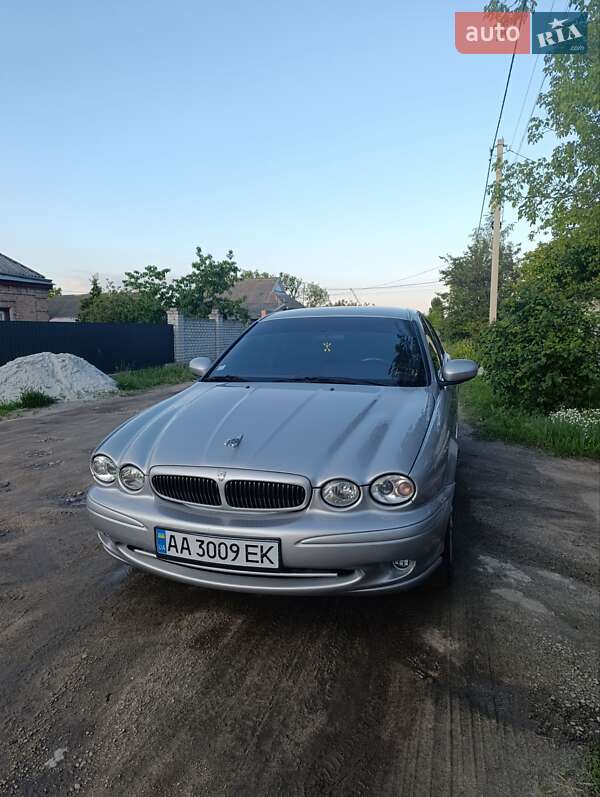 Седан Jaguar X-Type 2004 в 