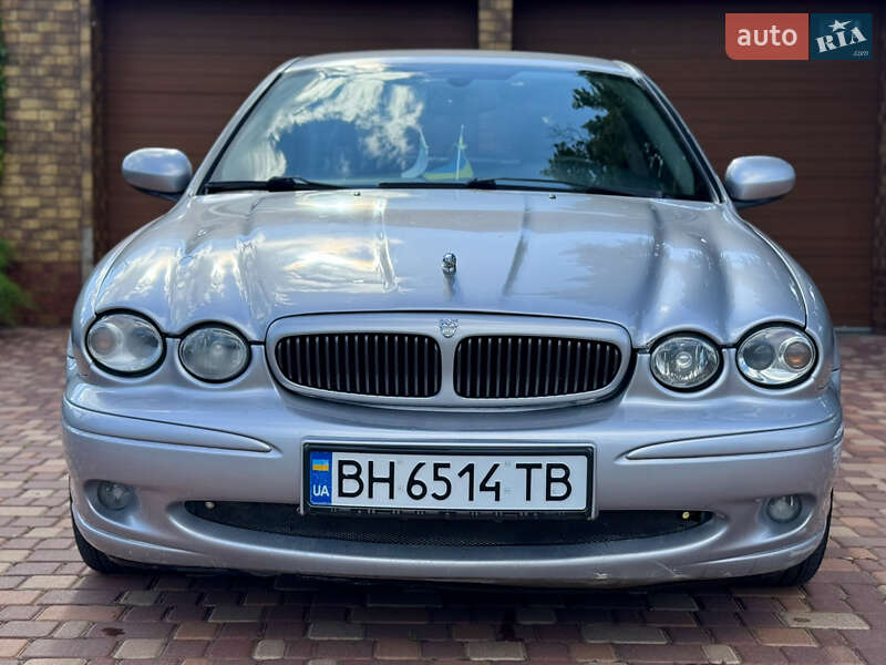Седан Jaguar X-Type 2001 в 