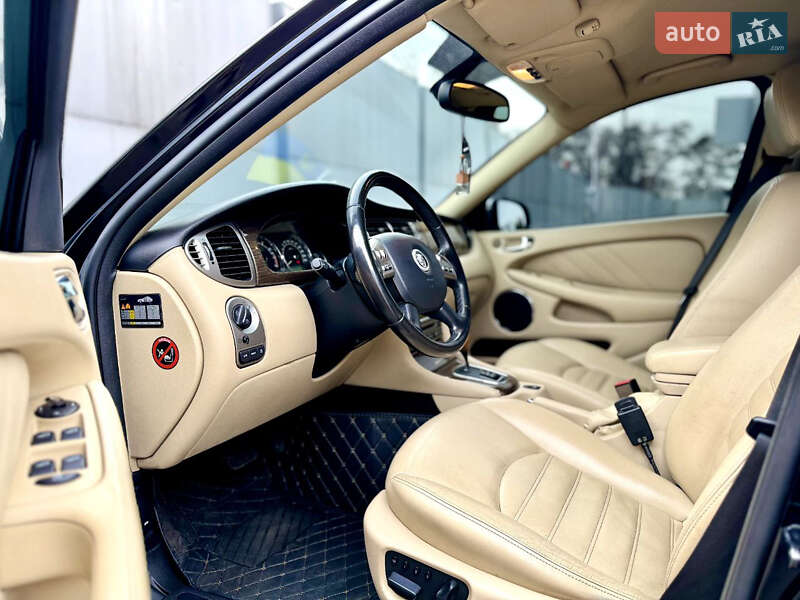 Седан Jaguar X-Type 2008 в Глевахе