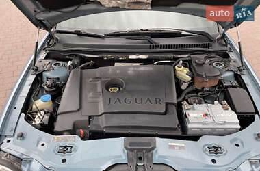 Седан Jaguar X-Type 2004 в 