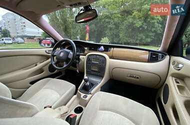 Седан Jaguar X-Type 2004 в 