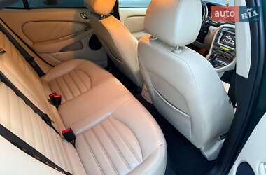 Седан Jaguar X-Type 2009 в 