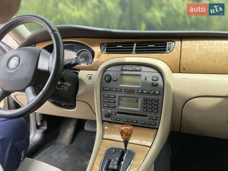 Седан Jaguar X-Type 2006 в Підволочиську