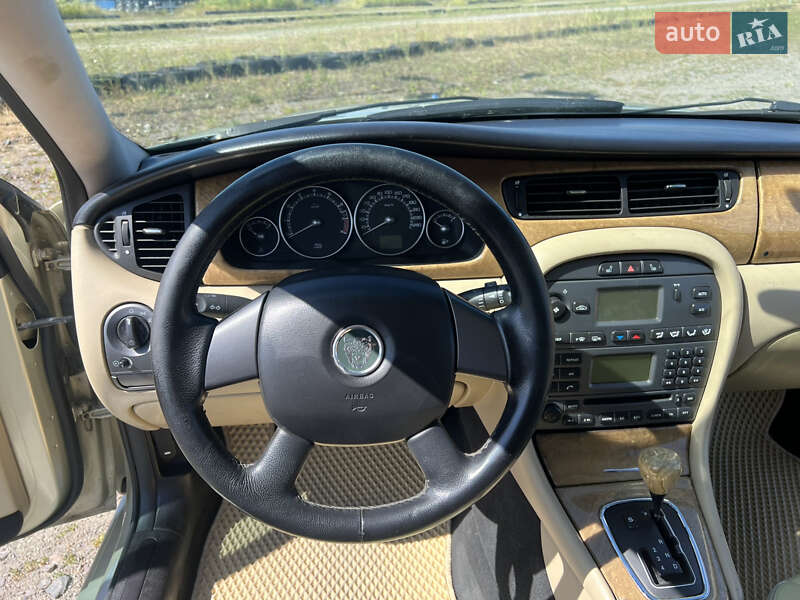 Седан Jaguar X-Type 2006 в Львові