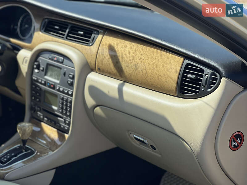 Седан Jaguar X-Type 2006 в Львові