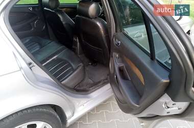 Седан Jaguar X-Type 2001 в 