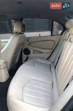 Седан Jaguar X-Type 2001 в 