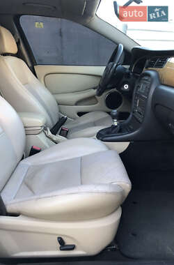 Седан Jaguar X-Type 2001 в 