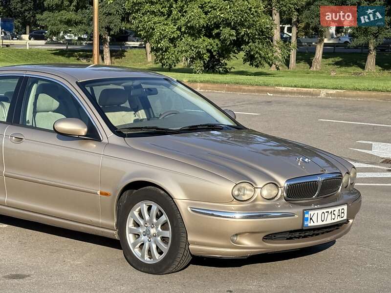 Седан Jaguar X-Type 2002 в Киеве