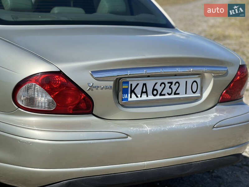 Седан Jaguar X-Type 2006 в Львове