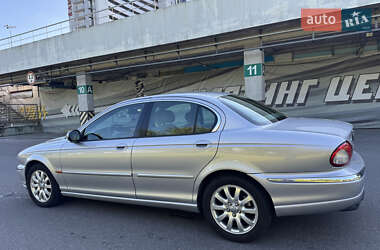 Седан Jaguar X-Type 2001 в 