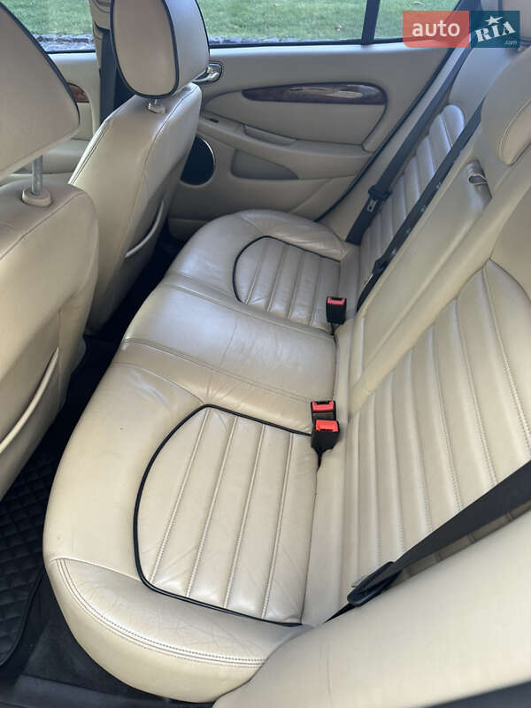 Седан Jaguar X-Type 2009 в Киеве