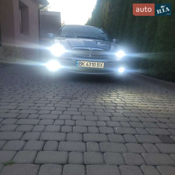 Седан Jaguar X-Type 2006 в 