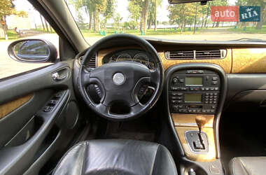 Седан Jaguar X-Type 2001 в 