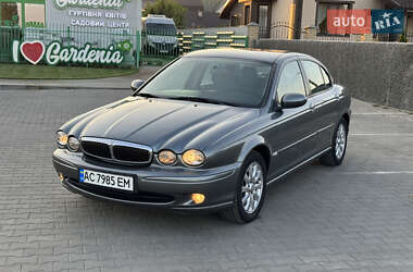 Седан Jaguar X-Type 2003 в Вараші