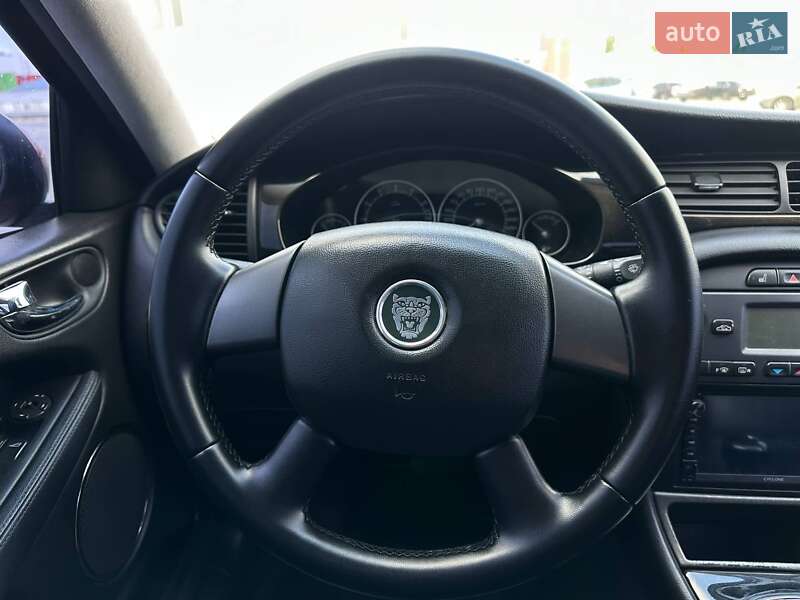 Седан Jaguar X-Type 2004 в Киеве