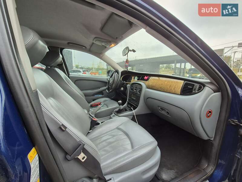 Седан Jaguar X-Type 2004 в Львове