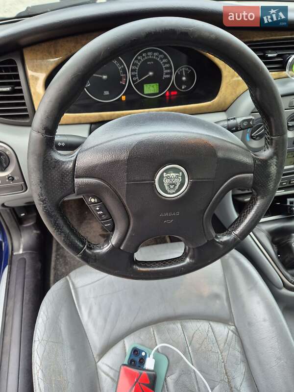 Седан Jaguar X-Type 2004 в Львове
