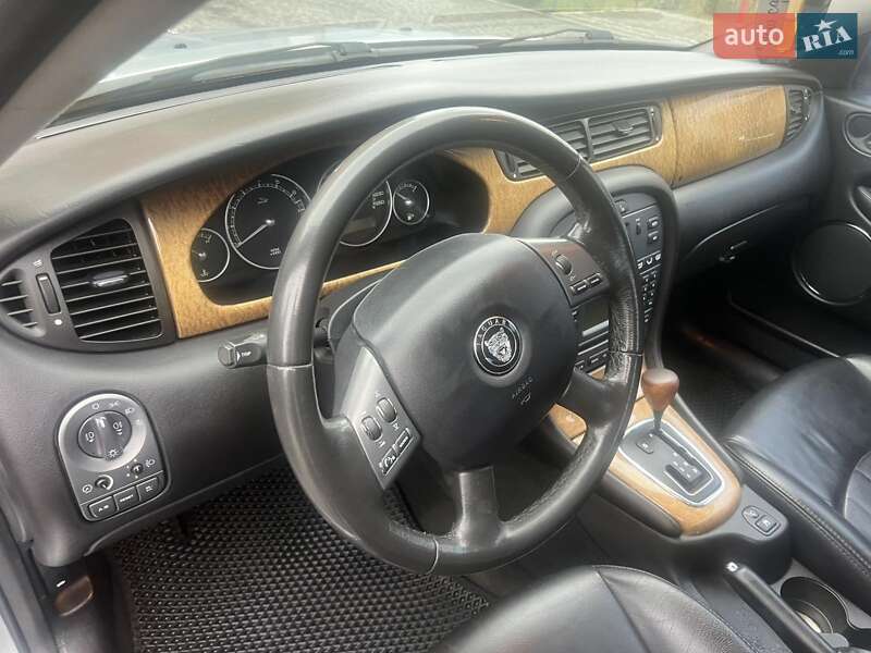 Седан Jaguar X-Type 2007 в Харькове