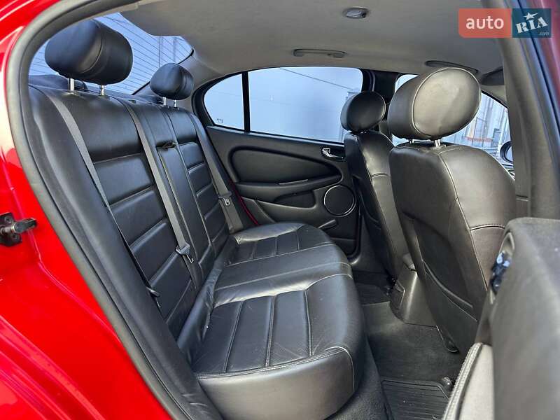 Седан Jaguar X-Type 2004 в Киеве