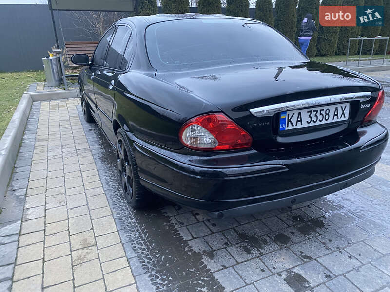 Седан Jaguar X-Type 2006 в Дубно
