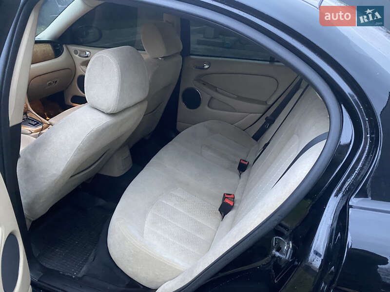 Седан Jaguar X-Type 2006 в Дубно