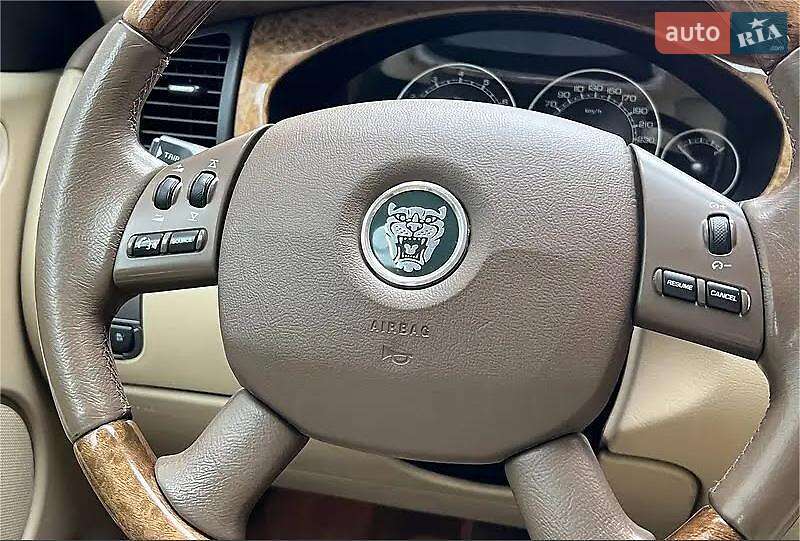 Седан Jaguar X-Type 2006 в Смеле