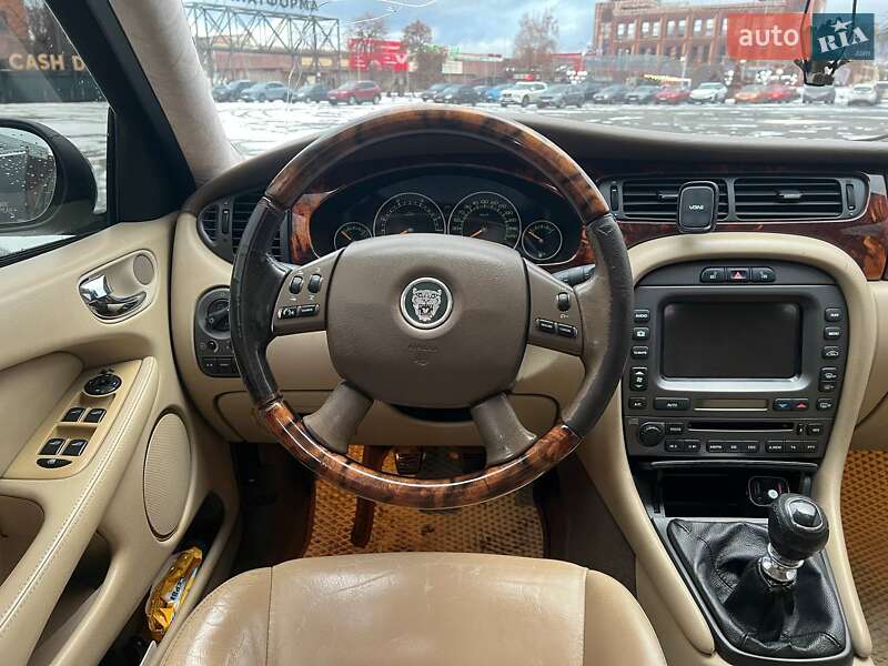 Седан Jaguar X-Type 2005 в Киеве