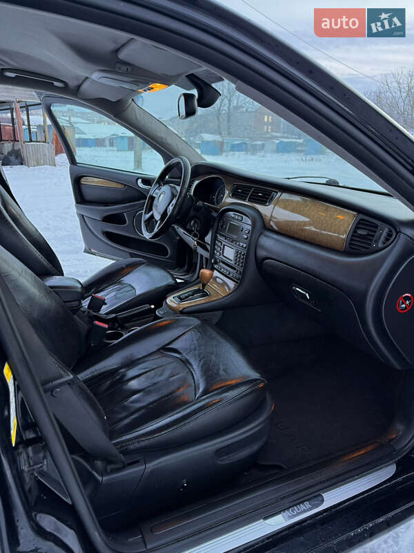 Седан Jaguar X-Type 2006 в Казатине