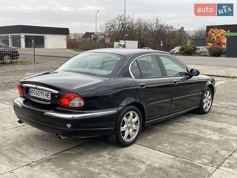 Седан Jaguar X-Type 2001 в Тячеве