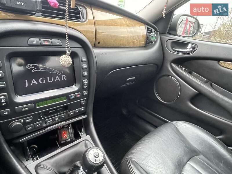 Седан Jaguar X-Type 2001 в Тячеве