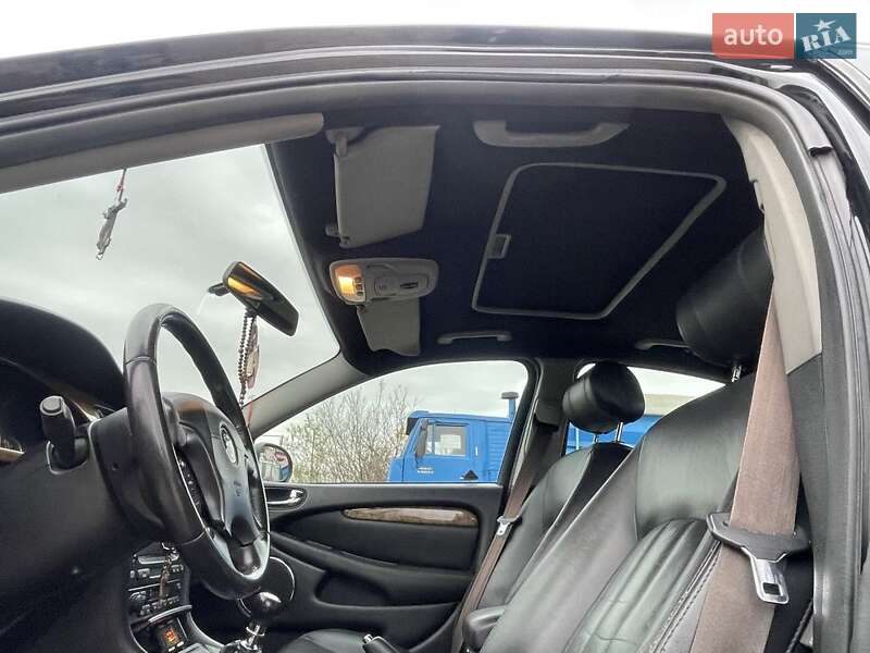 Седан Jaguar X-Type 2001 в Тячеве