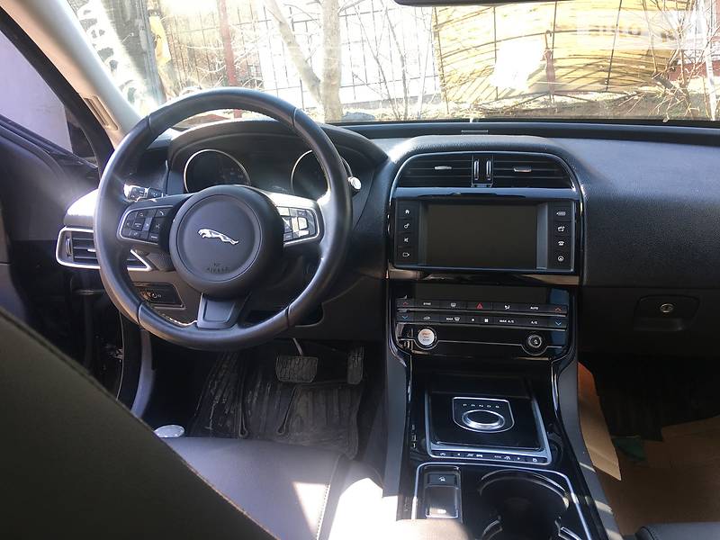 Седан Jaguar XE 2017 в Хмельницькому фото 13 Седан Jaguar XE 2017 в Хмельницькому