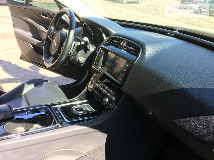 Седан Jaguar XE 2017 в Хмельницькому фото 4 Седан Jaguar XE 2017 в Хмельницькому