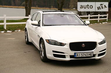 Седан Jaguar XE 2016 в Киеве