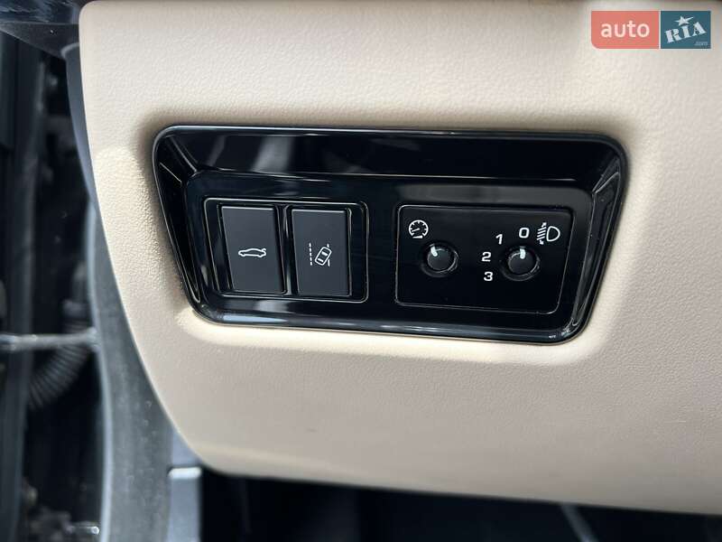 Седан Jaguar XE 2018 в Луцке