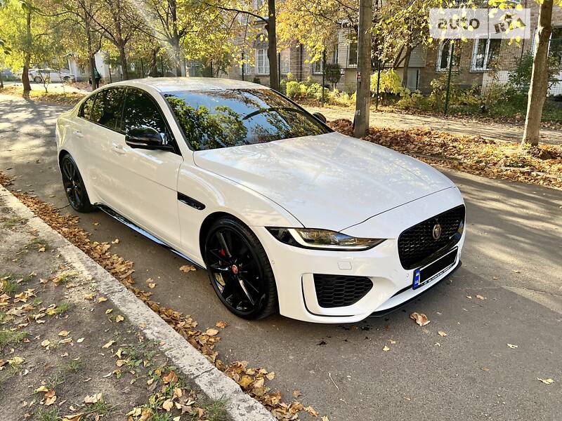 Седан Jaguar XE 2021 в Киеве