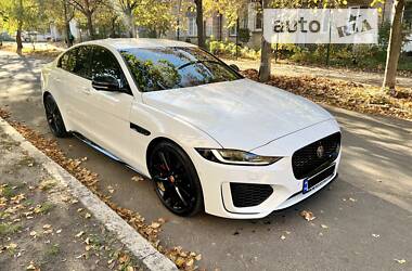 Седан Jaguar XE 2021 в Киеве