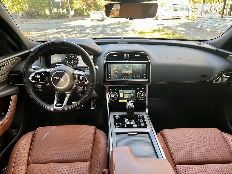 Седан Jaguar XE 2021 в Киеве