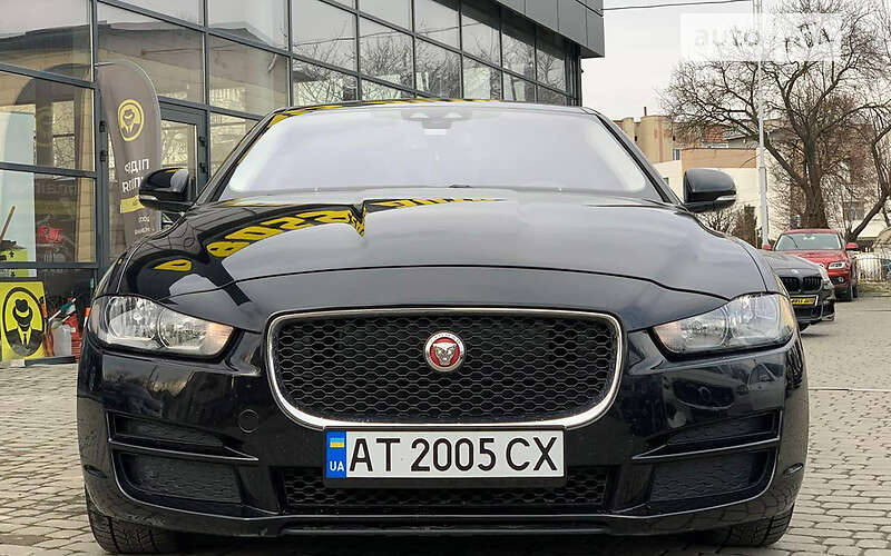 Седан Jaguar XE 2018 в Ивано-Франковске