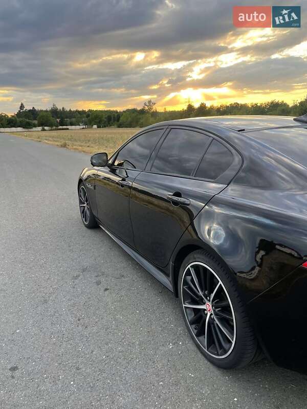 Седан Jaguar XE 2015 в Тячеві фото 3 Седан Jaguar XE 2015 в Тячеві