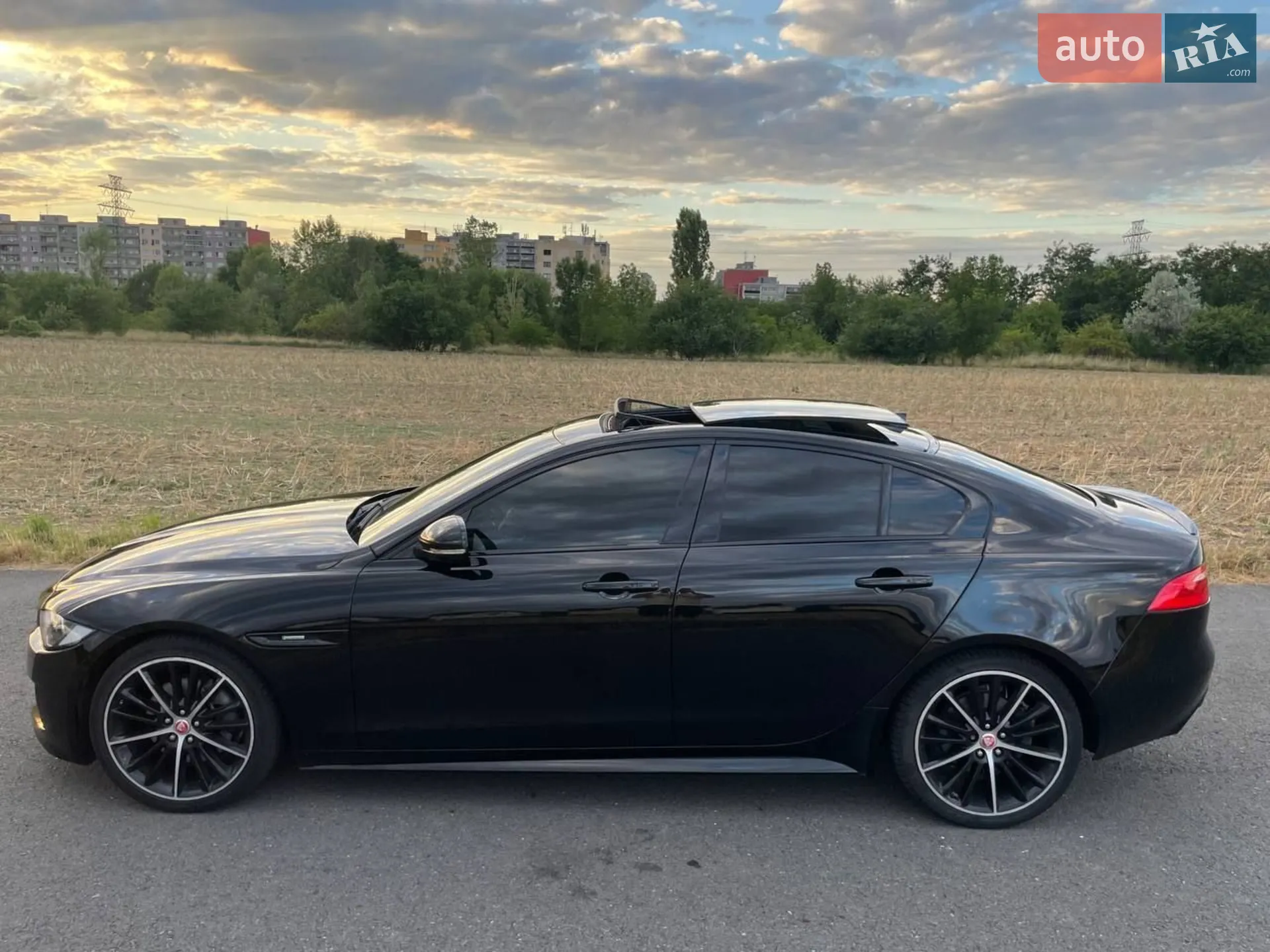 2015 Jaguar XE - мініатюра 6